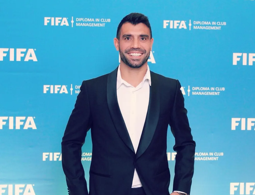 Augusto Fernández en un encuentro del programa de gestión de clubes de FIFA